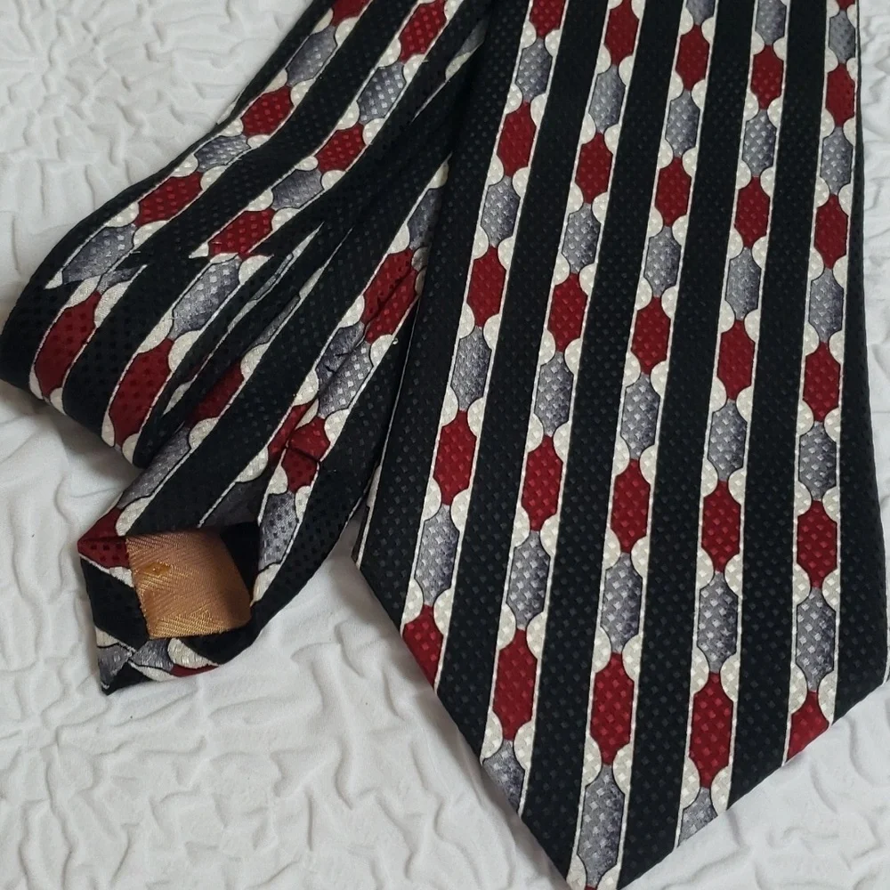 CARLO PALAZZI  100% Silk Hand Made Men's Neck Tie, Black Silver White & Burgundy